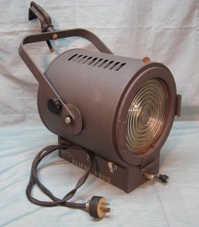Image sur Kliegl Fresnel Lighting Instrument,Model 3518