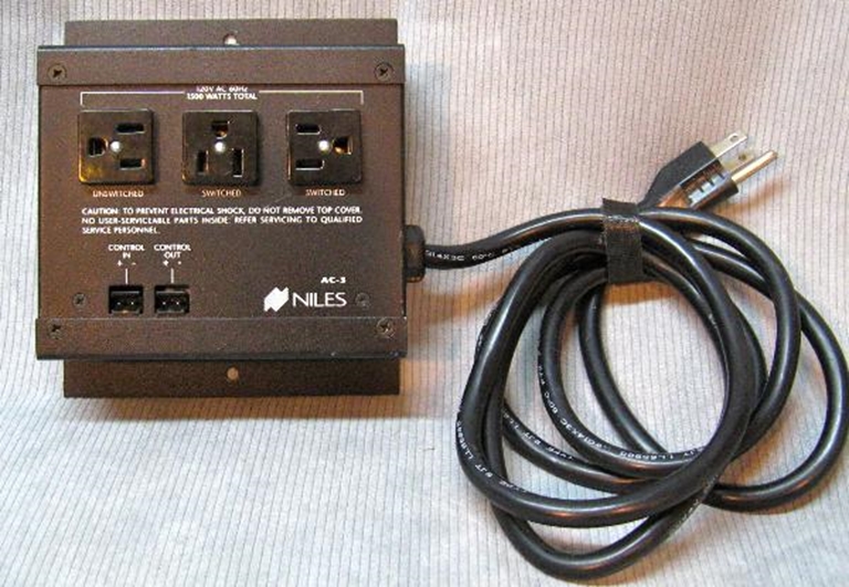 Picture of Niles AC-3, AC power strip 