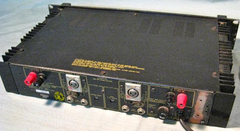 Afbeelding van Yamaha P2050 Power Amplifier (sn 6673)