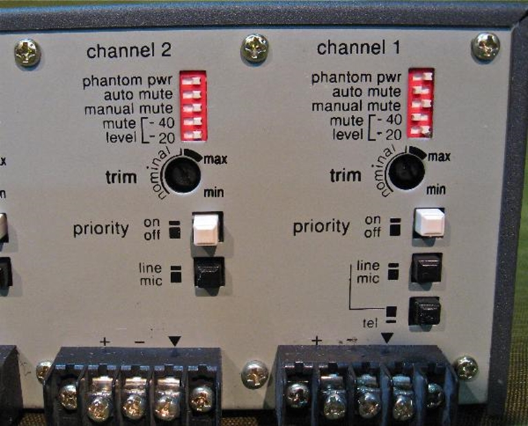 Image sur Biamp Precedence CMA30 Mixer Amplifier