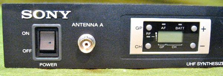 Image sur Sony WRR-802A UHF Synthesized Diversity Tuner
