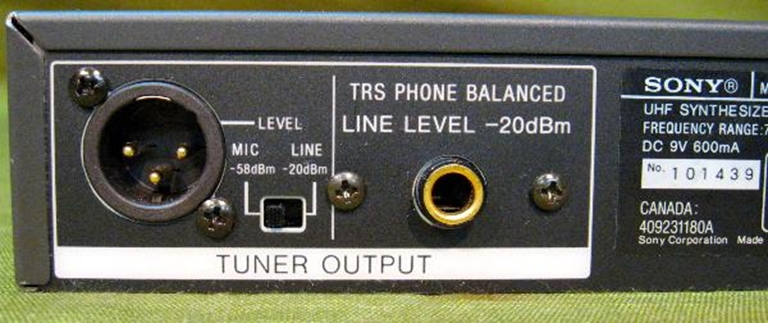 Image sur Sony WRR-802A UHF Synthesized Diversity Tuner