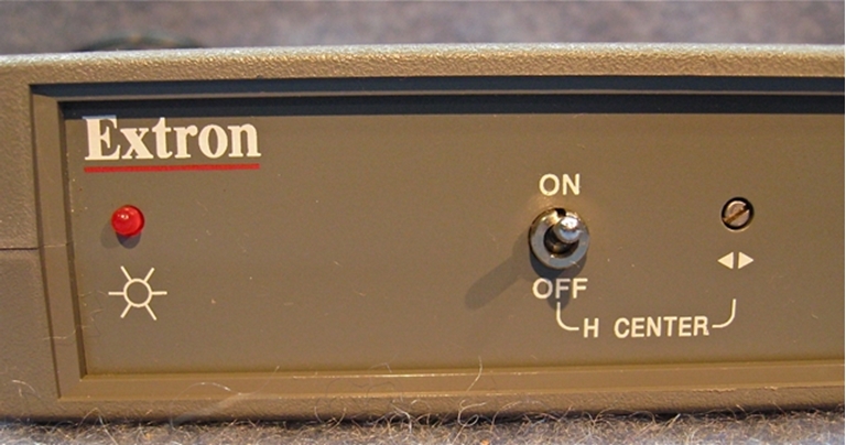 Image sur Extron RGB 116 9 Pin Analog to RGBs video