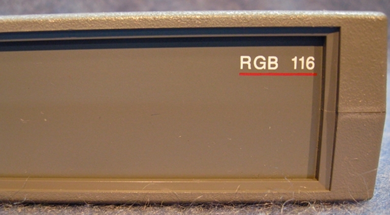 Image sur Extron RGB 116 9 Pin Analog to RGBs video
