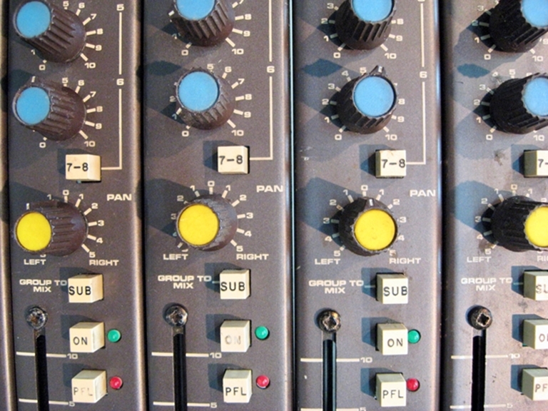 Image sur Soundcraft 800B 8013 Submaster Strips