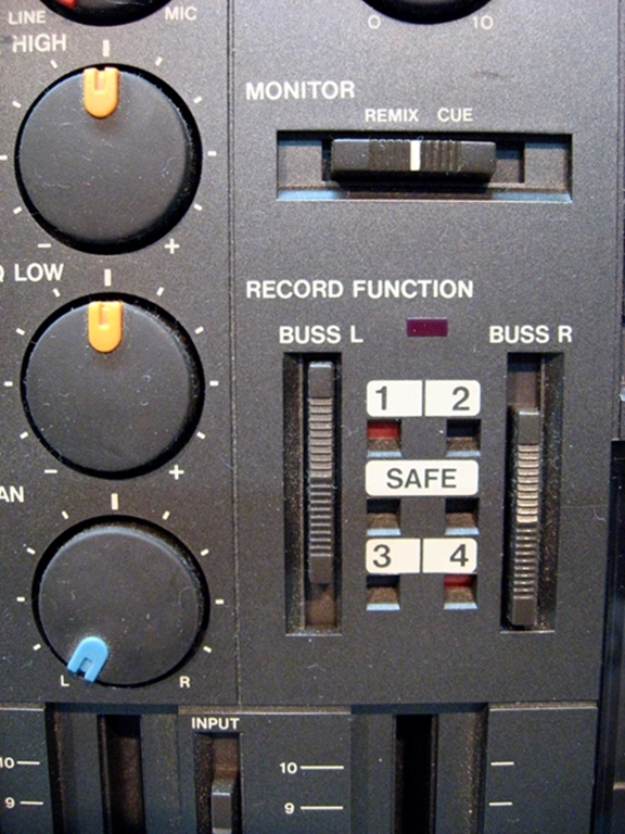 Image sur Tascam Porta One Ministudio 4Track Cassette  sn770516