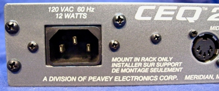 Image sur Peavy CEQ280a for PA or Instrument use.