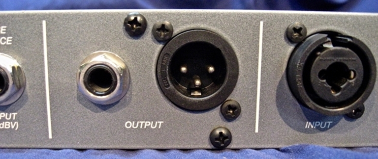 Image sur Peavy CEQ280a for PA or Instrument use.