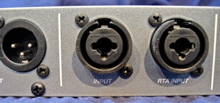 Image sur Peavy CEQ280a for PA or Instrument use.