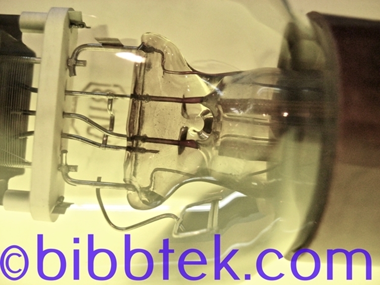 Image sur Amperex 811A Transmitter tube #0113, NOS, tests good.