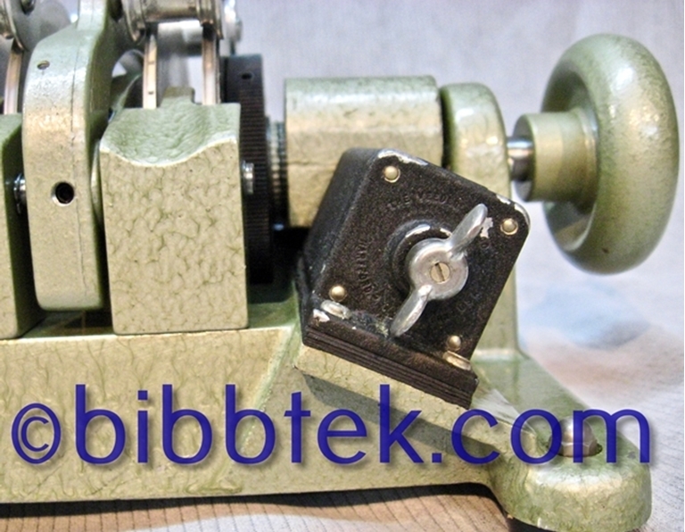 Image sur Ediquip Moviola model 1036 16mm Synchronizer, 6 position, sn0068.