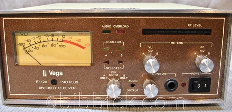 Afbeelding van Vega R-42 A Pro Plus Diversity Receiver Dynex III  sn7490DIII