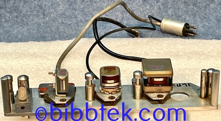 Image sur Crown International Tape deck Model LL822: 1/2 track mono Head assembly.