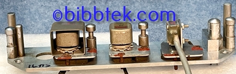 Image sur Crown International Tape deck Model LL822: 1/2 track mono Head assembly.