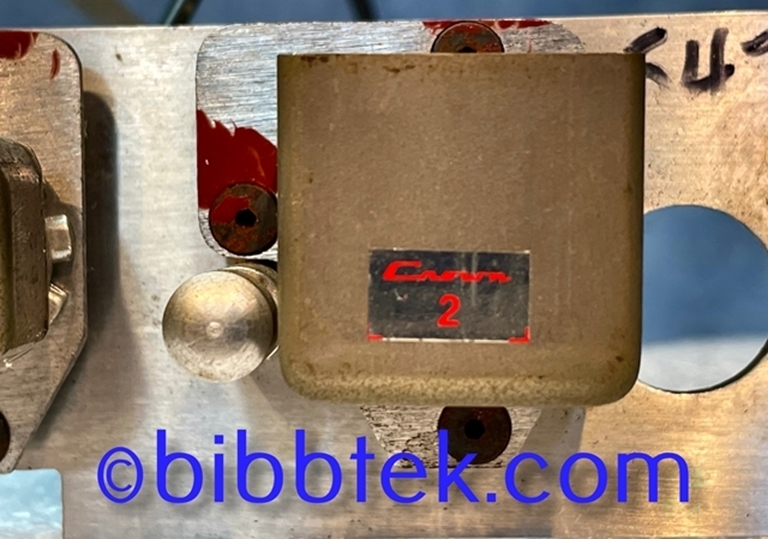 Image sur Crown International Tape deck Model LL822: 1/2 track mono Head assembly.