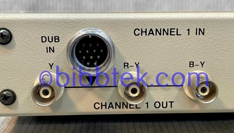 Image sur BCBB-4 Hirose 12 Pin to BNC Break out box, 4 channel passive 1 RU.