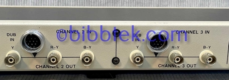 Image sur BCBB-4 Hirose 12 Pin to BNC Break out box, 4 channel passive 1 RU.