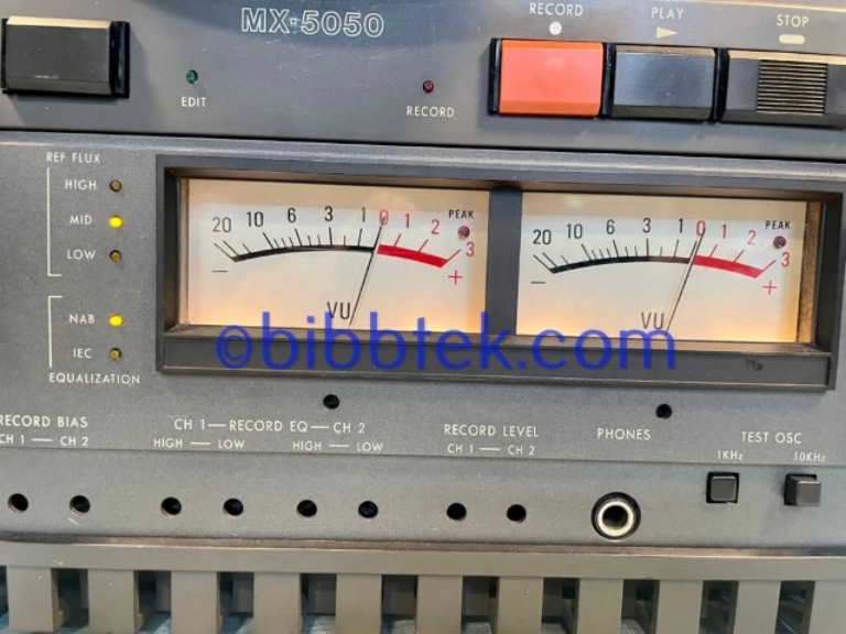 Image sur Calibration Standard Instruments MDM-4 Mix Down Monitors by E.M. Long